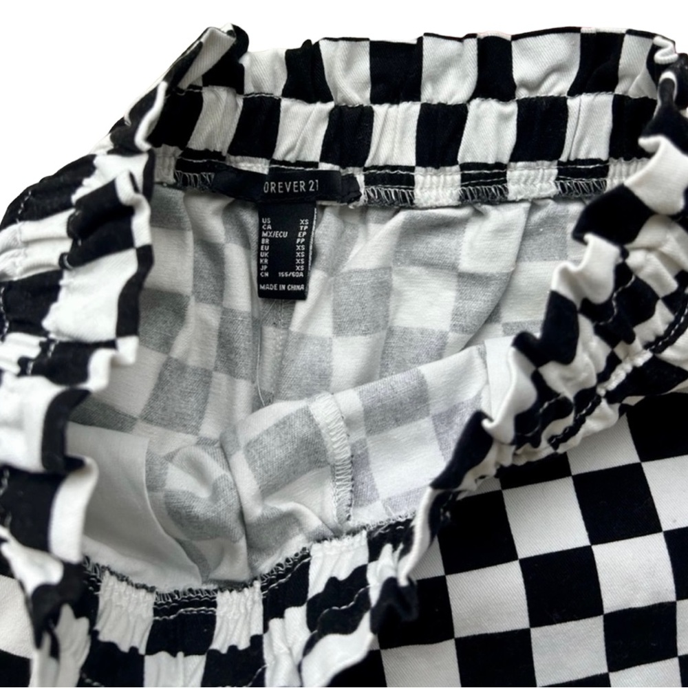 || NEW || Forever 21 Checkered Black & White Shorts Women’s XS - Picture 3 of 3